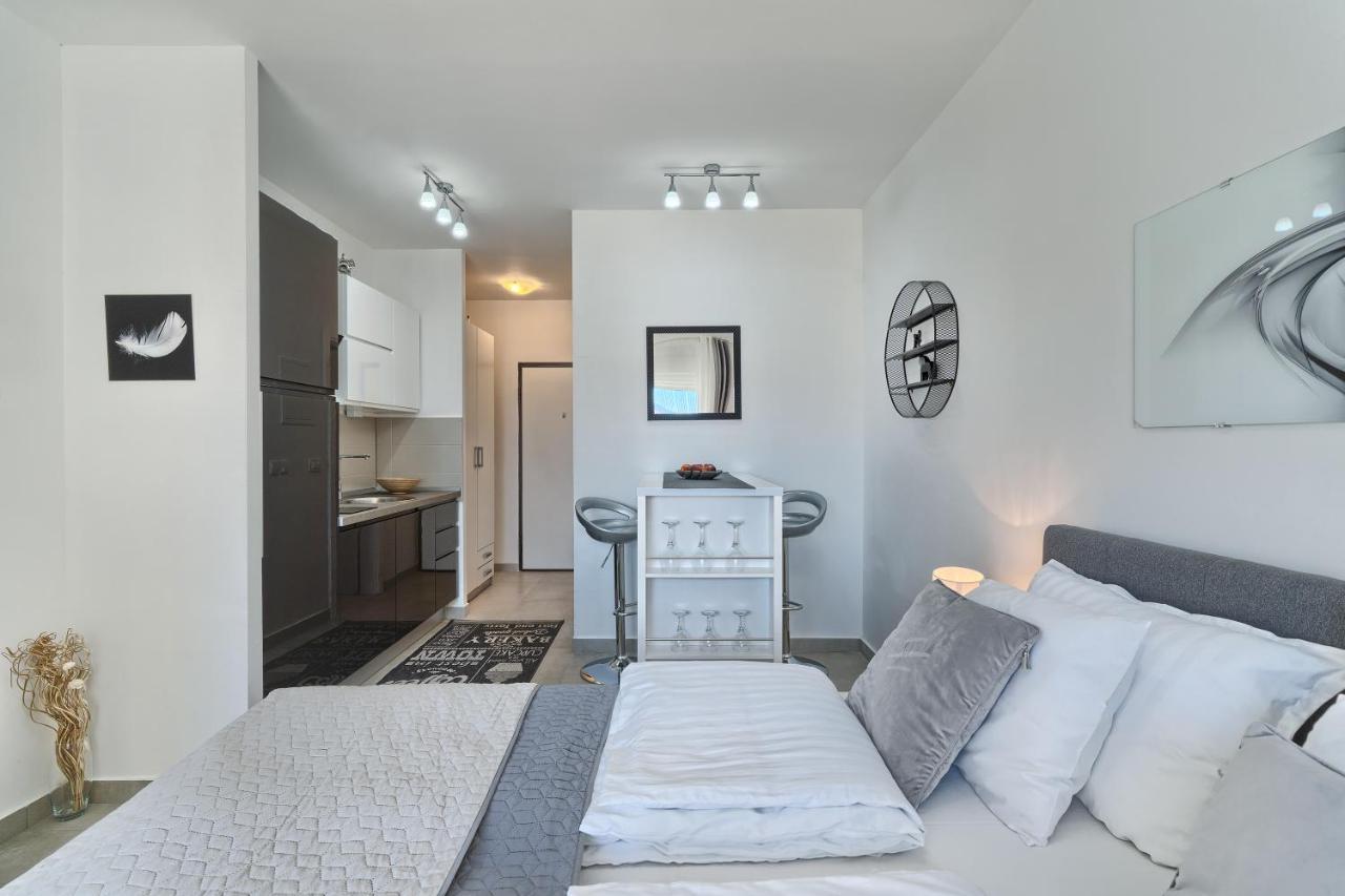 Modern Apartments With Sea View 150 Meters To Beach Kastela Luaran gambar
