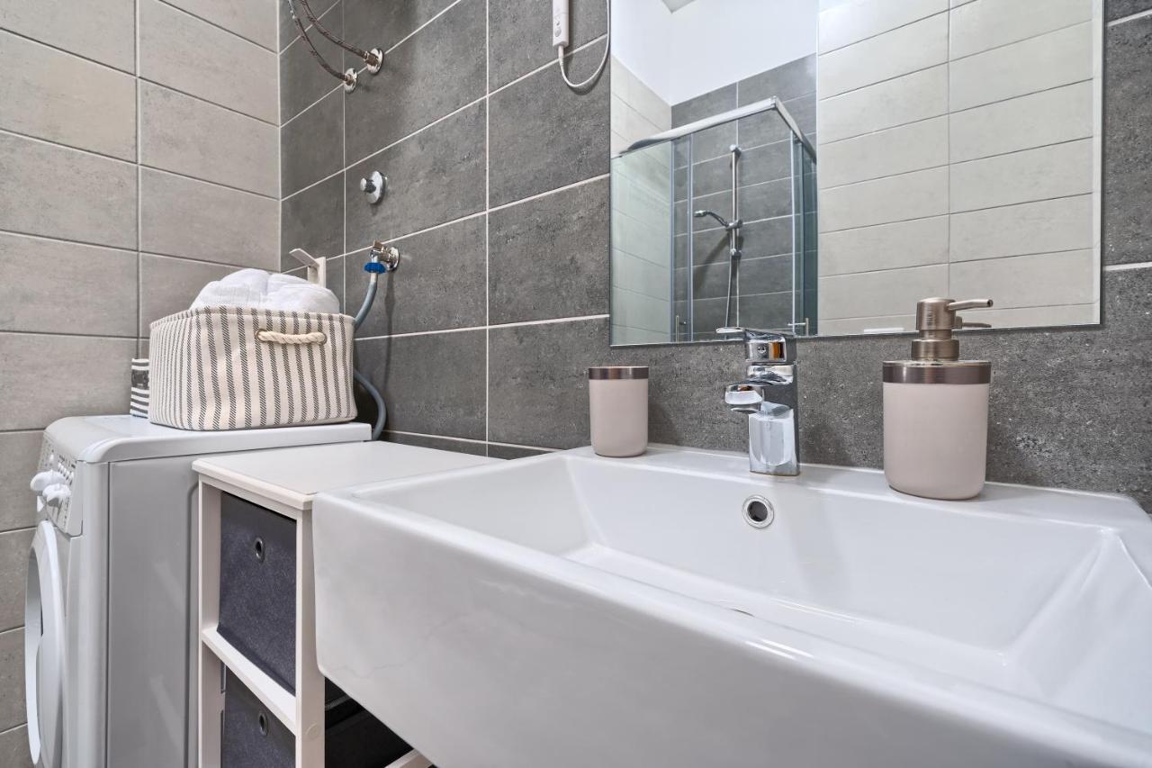 Modern Apartments With Sea View 150 Meters To Beach Kastela Luaran gambar
