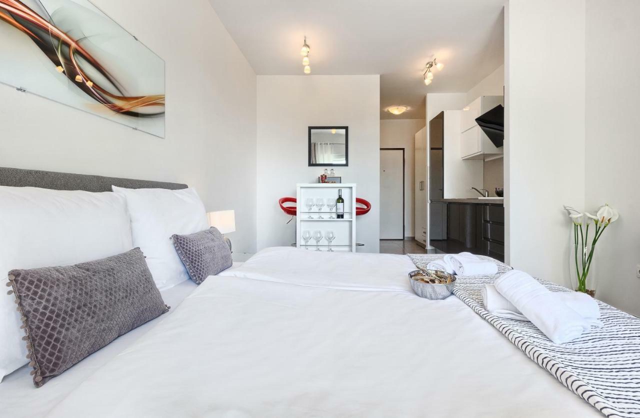Modern Apartments With Sea View 150 Meters To Beach Kastela Luaran gambar